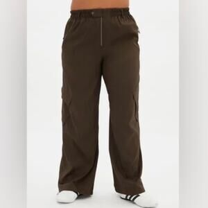 Girlfriend Collective Chestnut Supertrack Windbreaker Cargo Pants Olive Brown M
